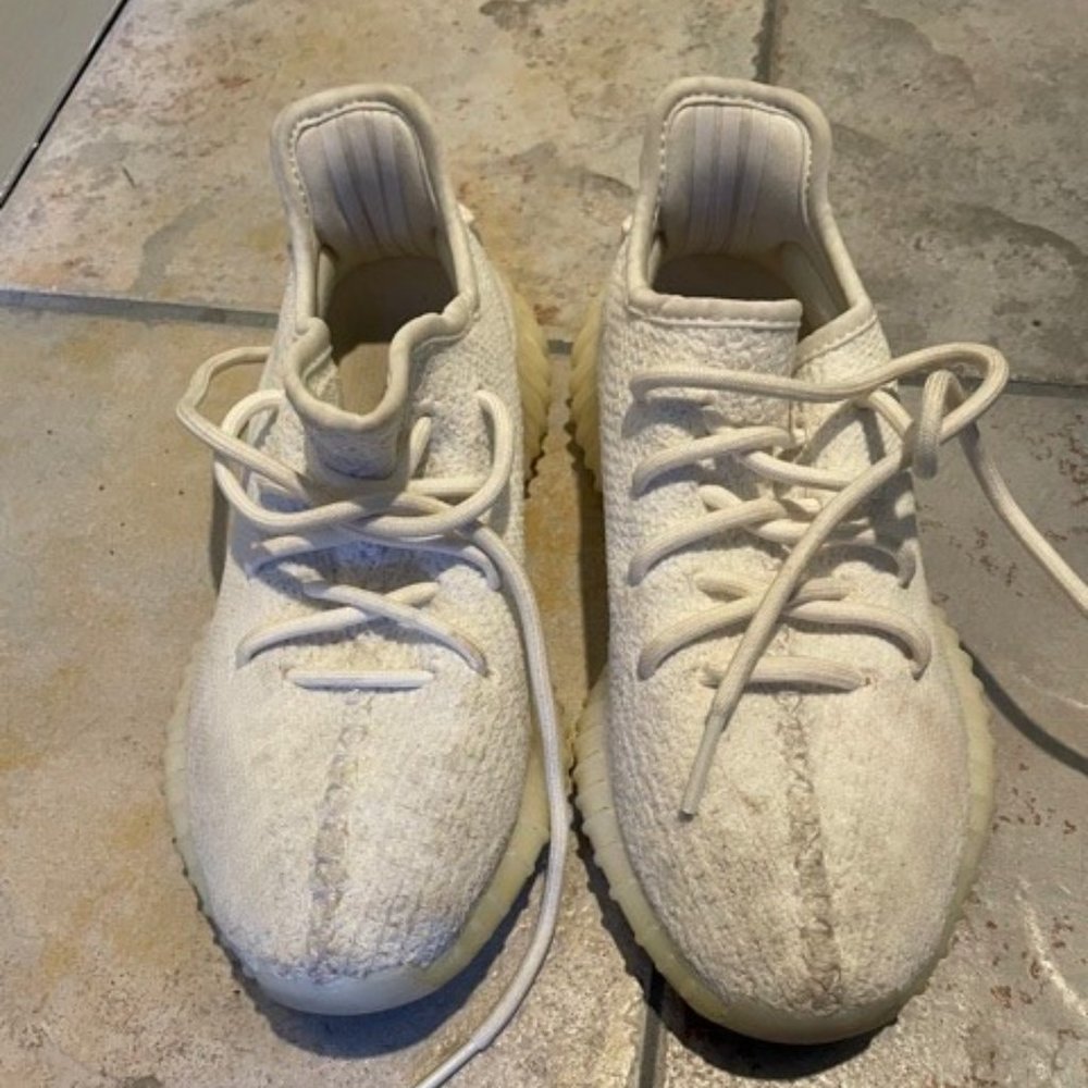 Authentic Yeezy Boost - boys size 5
